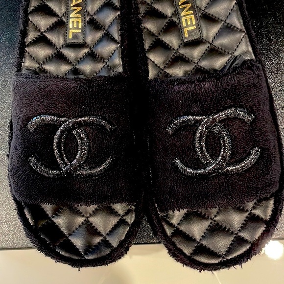 New! Chanel Black Mules. Authentic - Picture 3 of 13